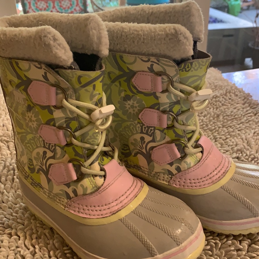 Sorel winter boot size 3